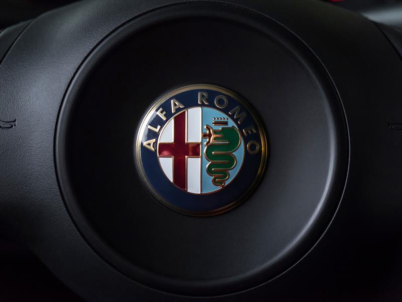 Alfa Romeo 4C Spider 2015