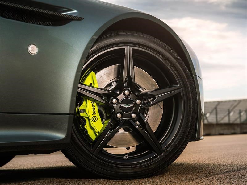 Aston Martin AMR Vantage