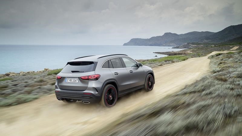 Mercedes Benz GLA 2021