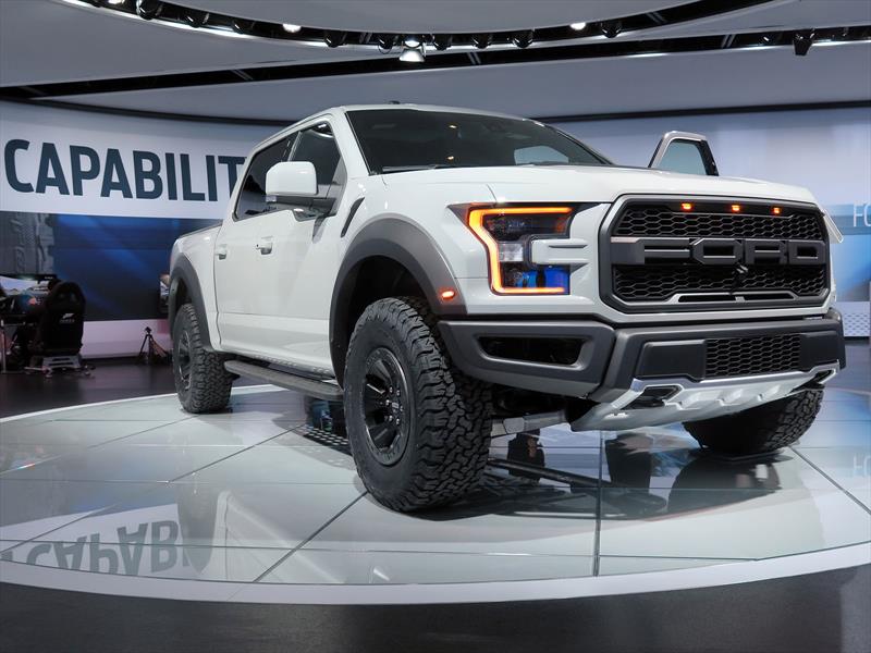 Ford F-150 Raptor SuperCrew