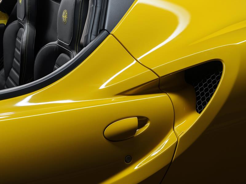 Alfa Romeo 4C Spider 2015