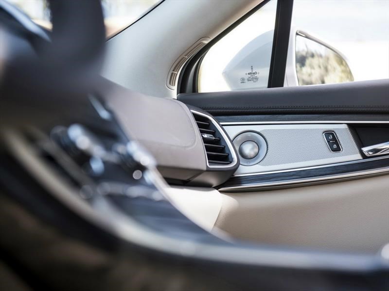 Lincoln Nautilus 2019