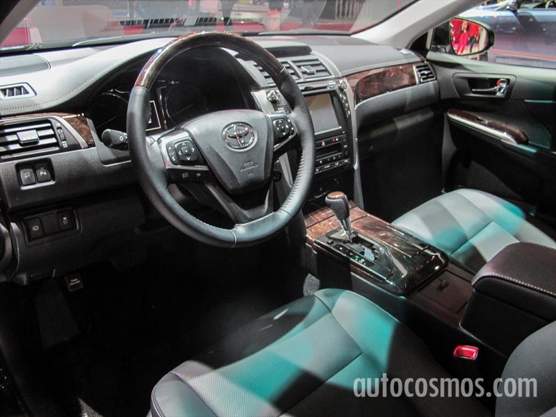 Toyota en el Salón de Buenos Aires 2015