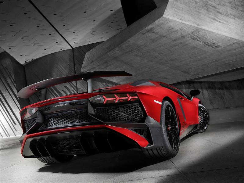 Lamborghini Aventador LP 750-4 Superveloce