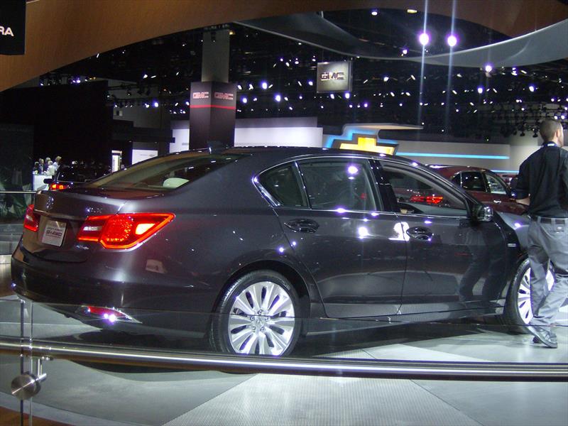 Acura RLX Sport Hybrid SH-AWD