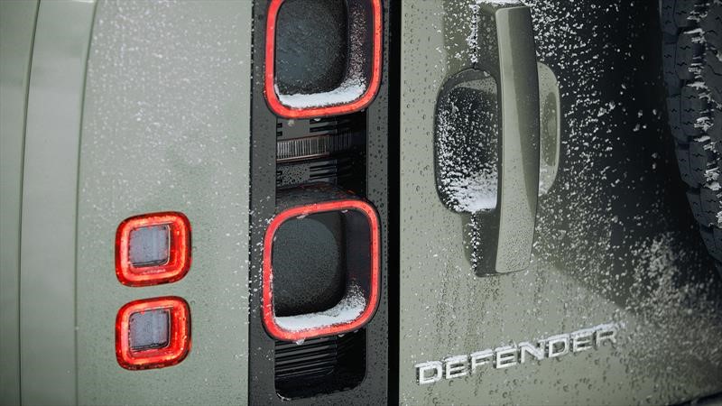 Land Rover Defender 2020