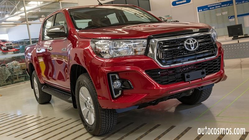 Toyota hilux 2020 года