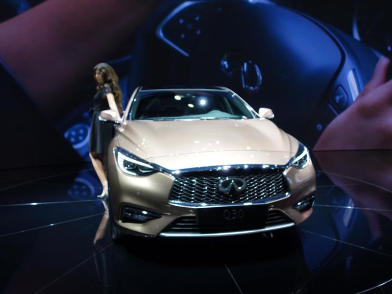 Infiniti Q30