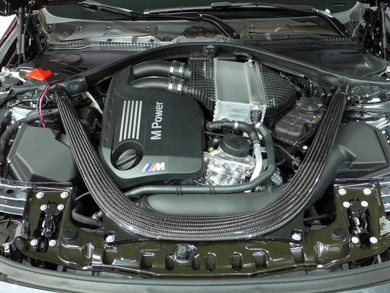 BMW M4 Convertible 2015