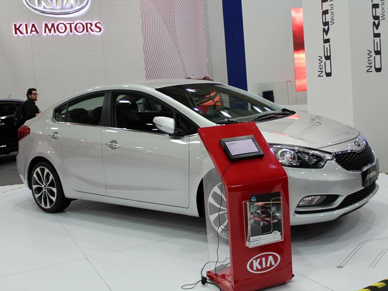 Nuevo Kia Cerato 2013 en el Salón del Automóvil