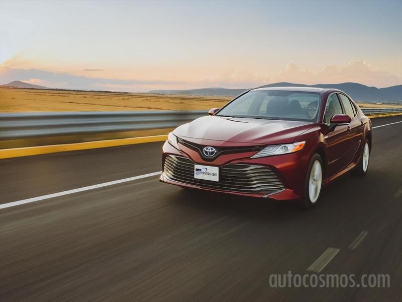 Toyota Camry Híbrido 2019