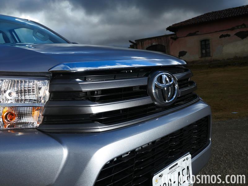 Nissan NP300 vs Toyota Hilux vs Mitsubishi L200