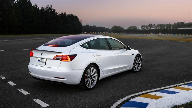 Test Tesla Model 3