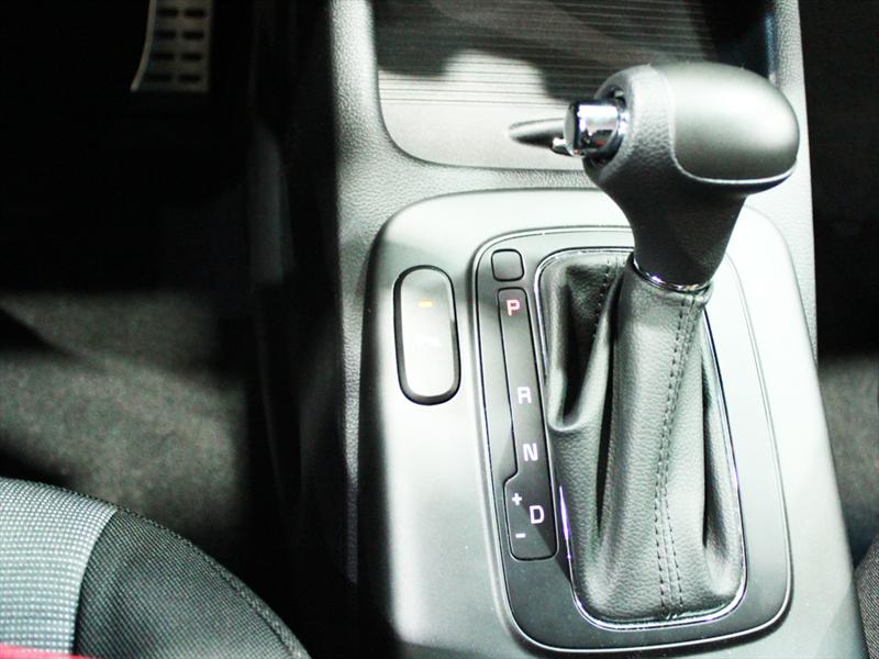 Nuevo Kia Cerato 2013 en el Salón del Automóvil