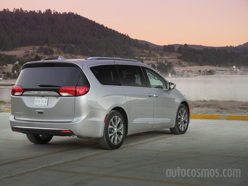 Chrysler Pacifica 2017