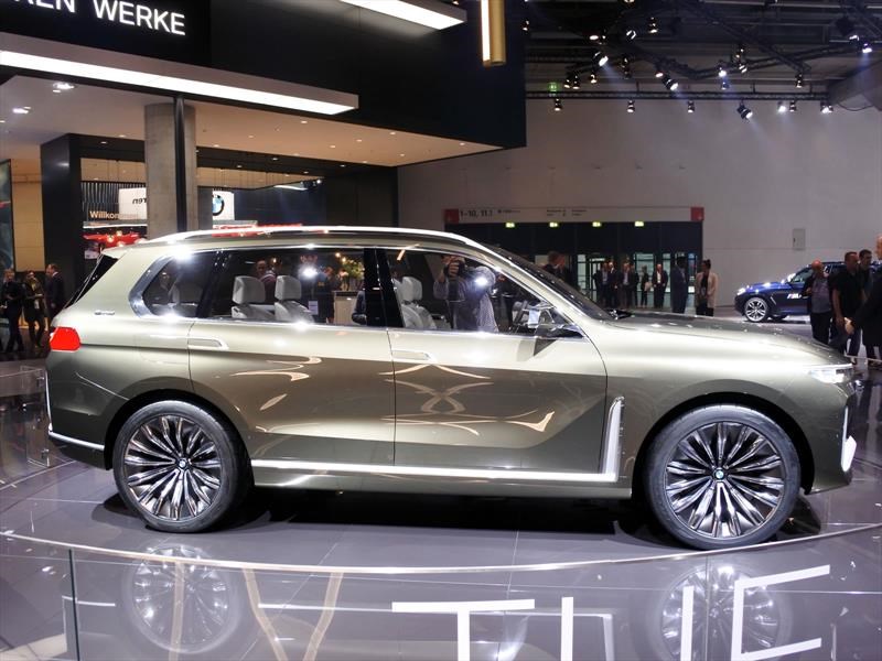 BMW Concept X7 iPerformance