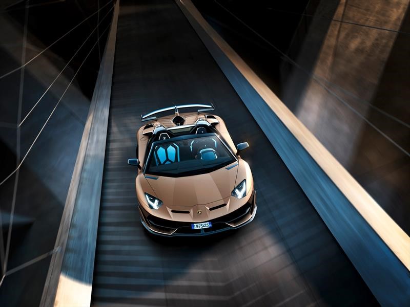 Lamborghini Aventador SVJ Roadster