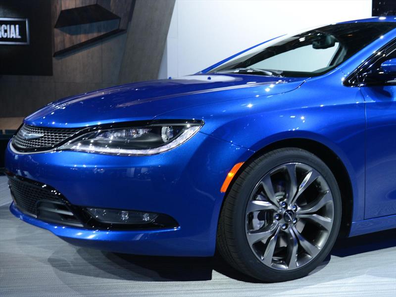 Chrysler 200