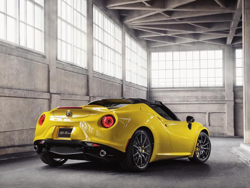 Alfa Romeo 4C Spider 2015