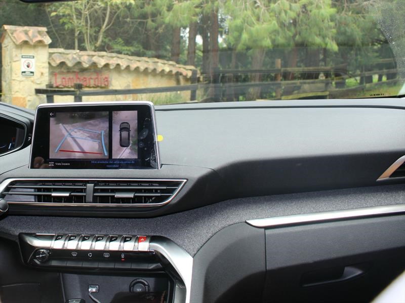 Test Drive Peugeot 3008