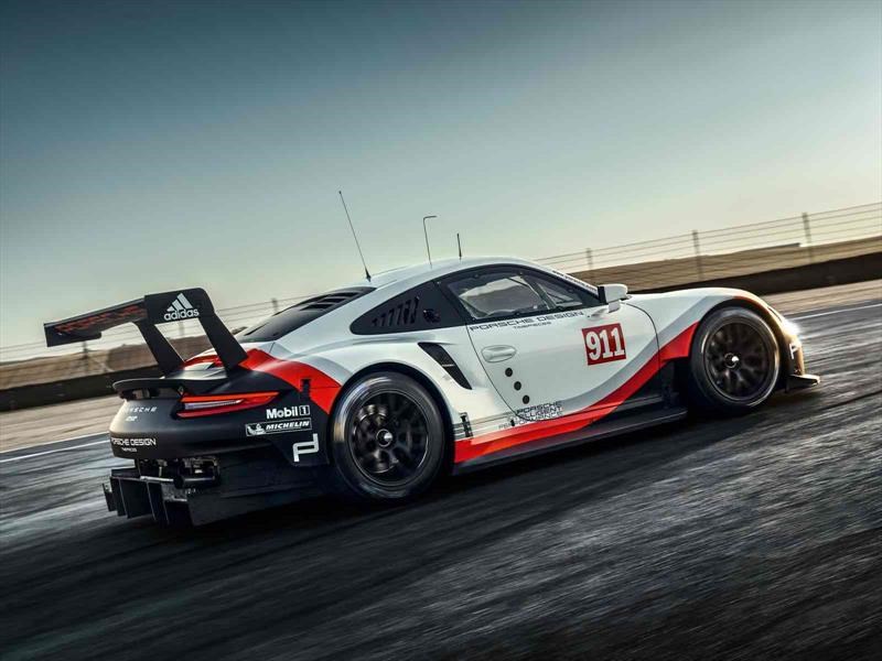 Porsche 911 RSR