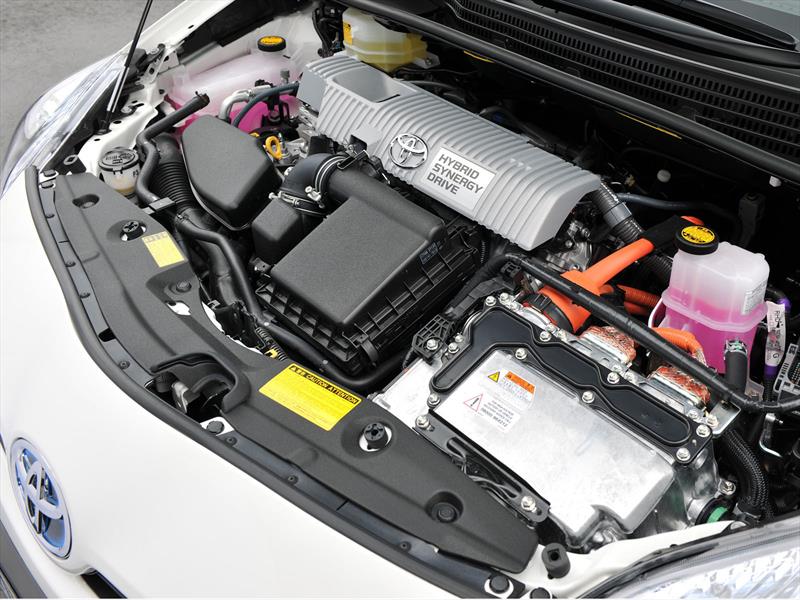 ¿Cómo funciona el Toyota Prius híbrido?