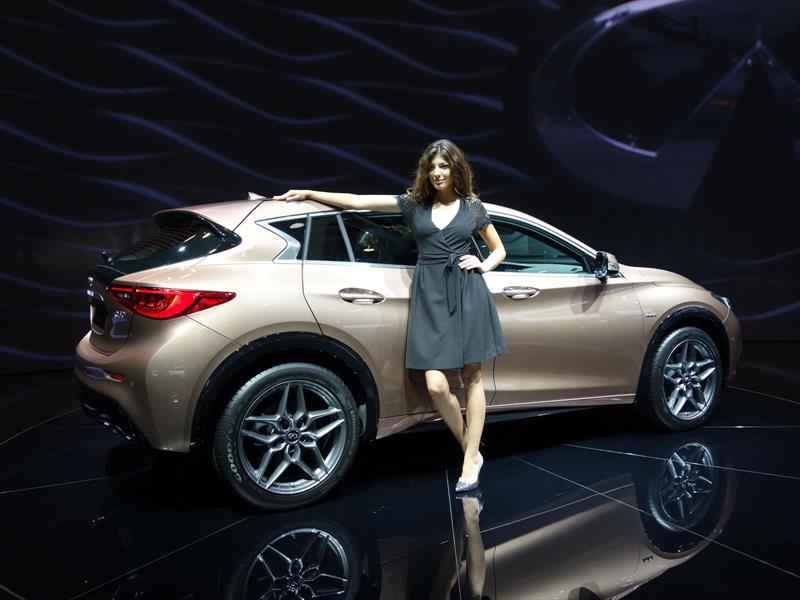 Infiniti Q30