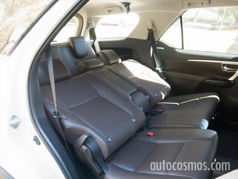 Nueva Toyota SW4 a prueba