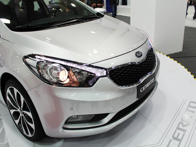 Nuevo Kia Cerato 2013 en el Salón del Automóvil