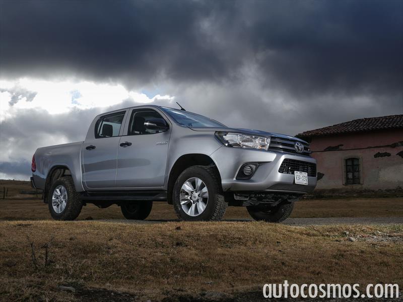 Nissan NP300 vs Toyota Hilux vs Mitsubishi L200