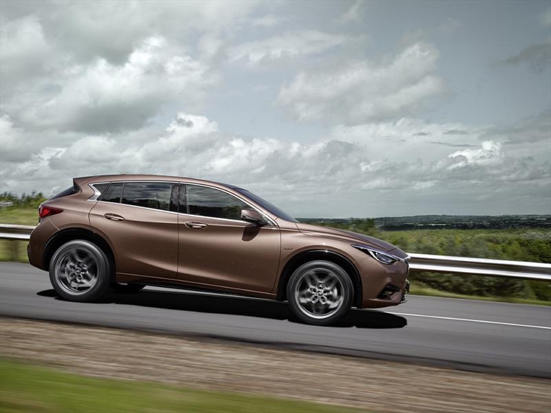 Infiniti Q30