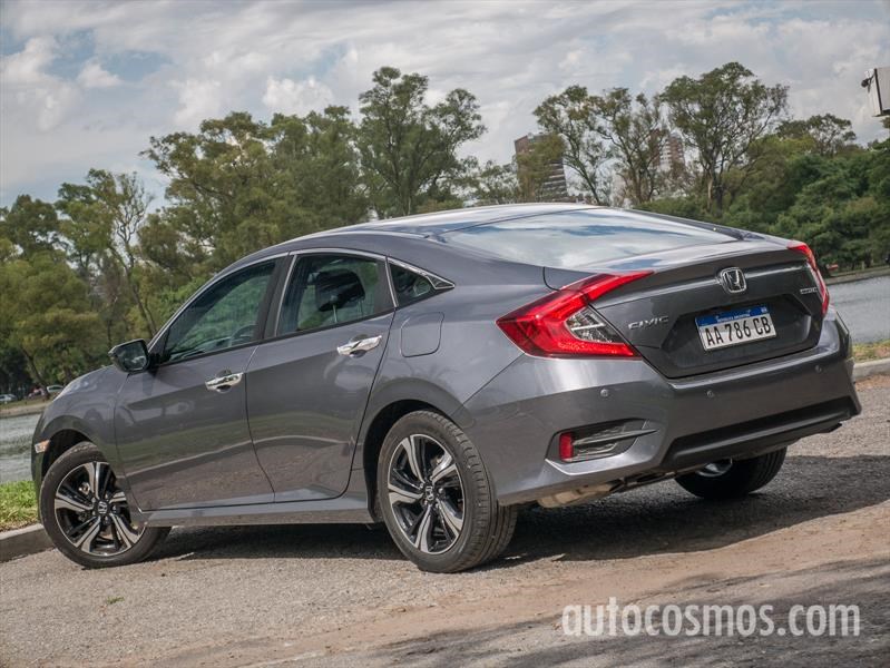 Honda Civic Sedán a prueba