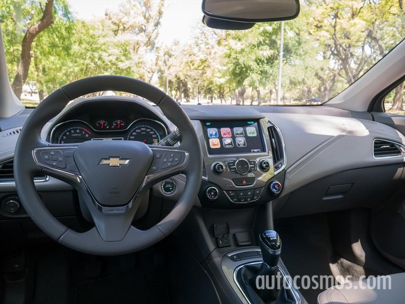 Chevrolet Cruze 5 a prueba
