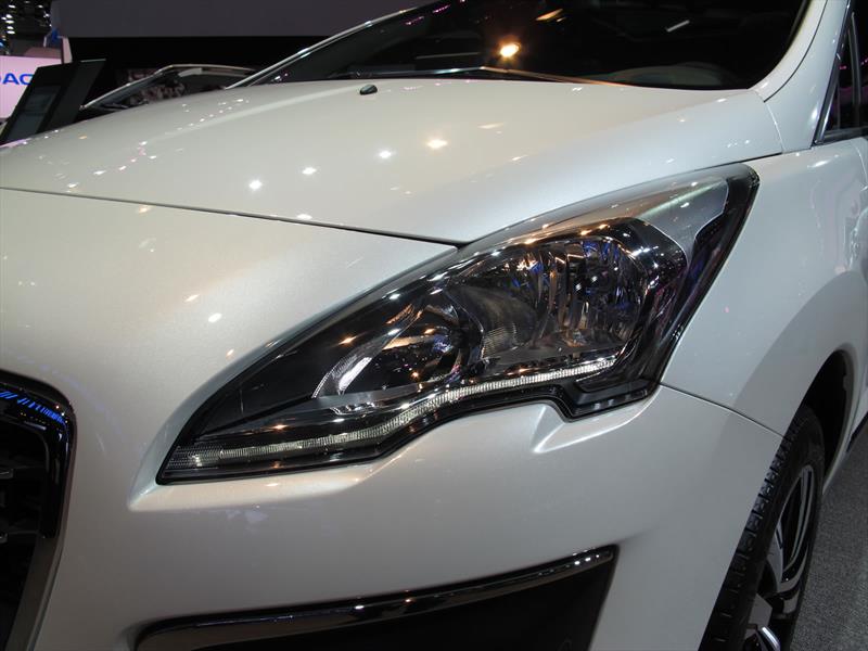 Peugeot 3008 se renueva para 2014