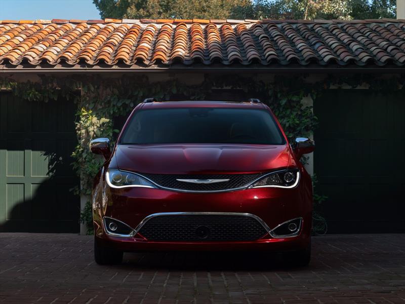 Chrysler Pacifica 2017