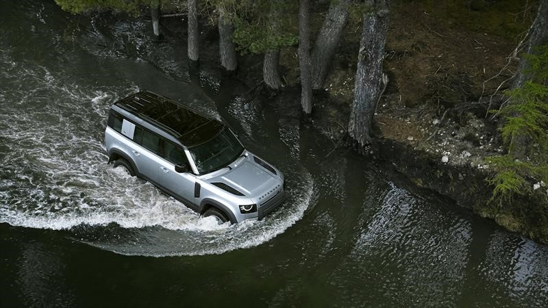 Land Rover Defender 2020