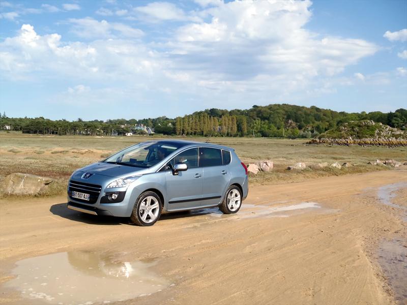 Peugeot 3008 HYbrid4 primer contacto