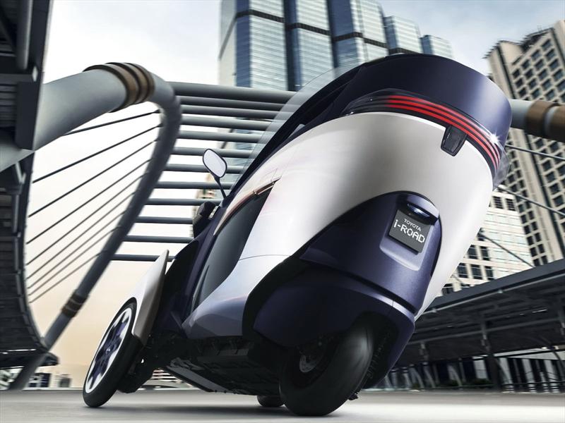 Toyota EV i-ROAD, un concept de tres ruedas
