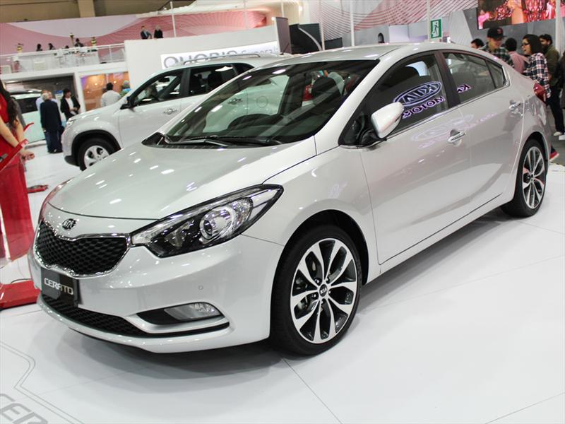 Nuevo Kia Cerato 2013 en el Salón del Automóvil