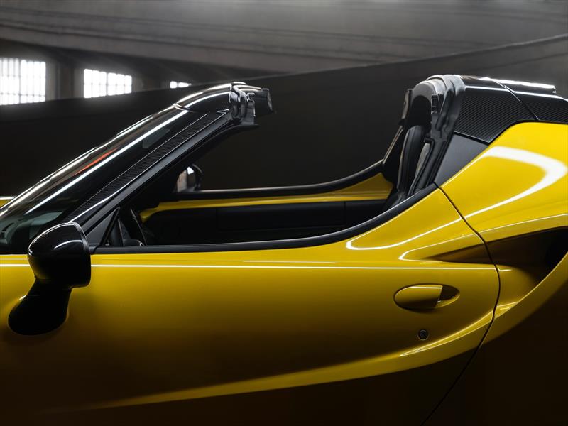 Alfa Romeo 4C Spider 2015