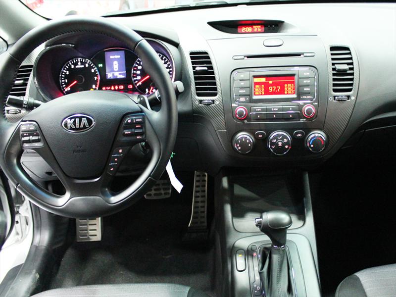 Nuevo Kia Cerato 2013 en el Salón del Automóvil