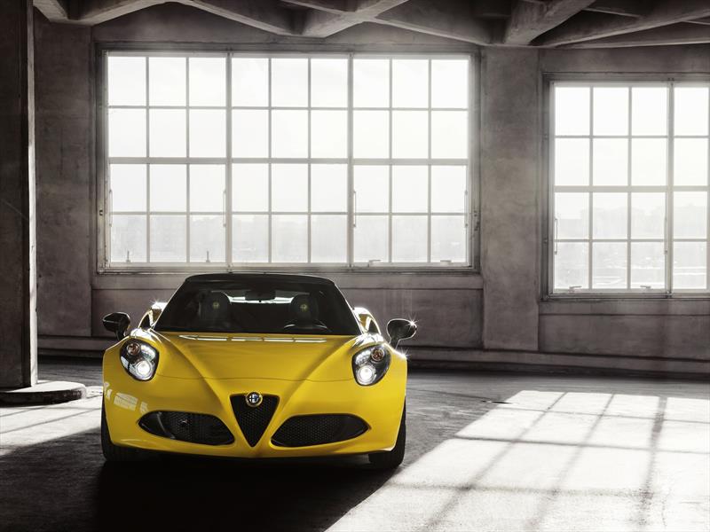 Alfa Romeo 4C Spider 2015