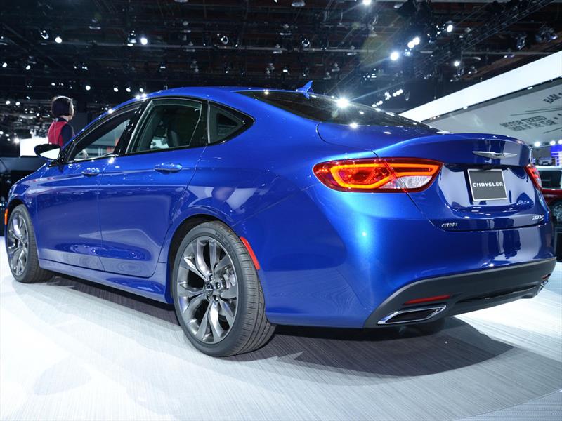 Chrysler 200