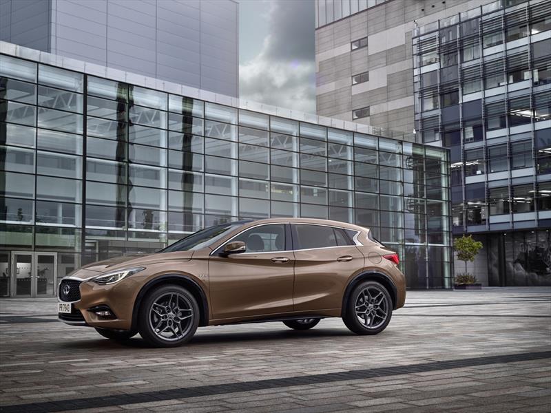 Infiniti Q30