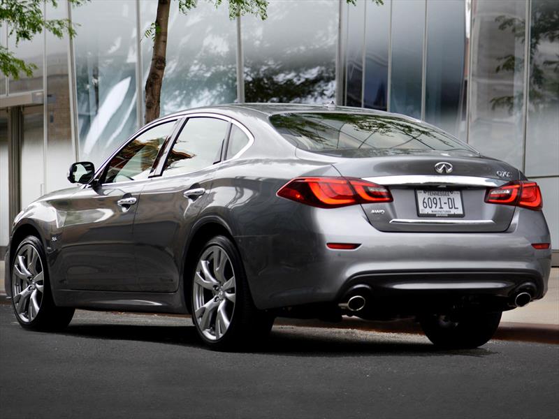 Infiniti Q70 2015