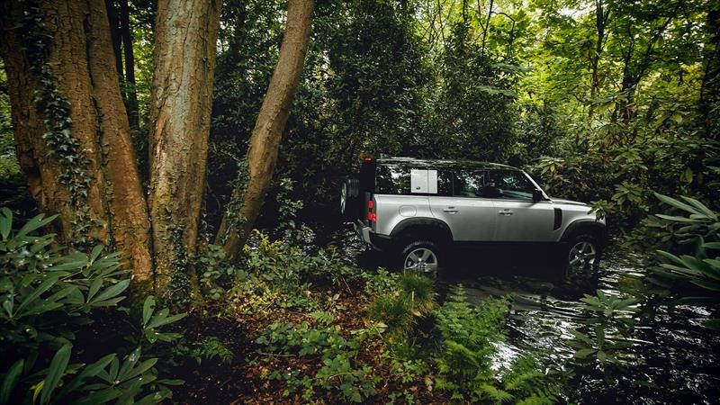 Land Rover Defender 2020