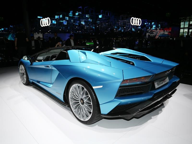Lamborghini Aventador S Roadster