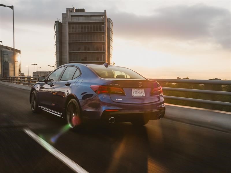 Acura TLX 2018