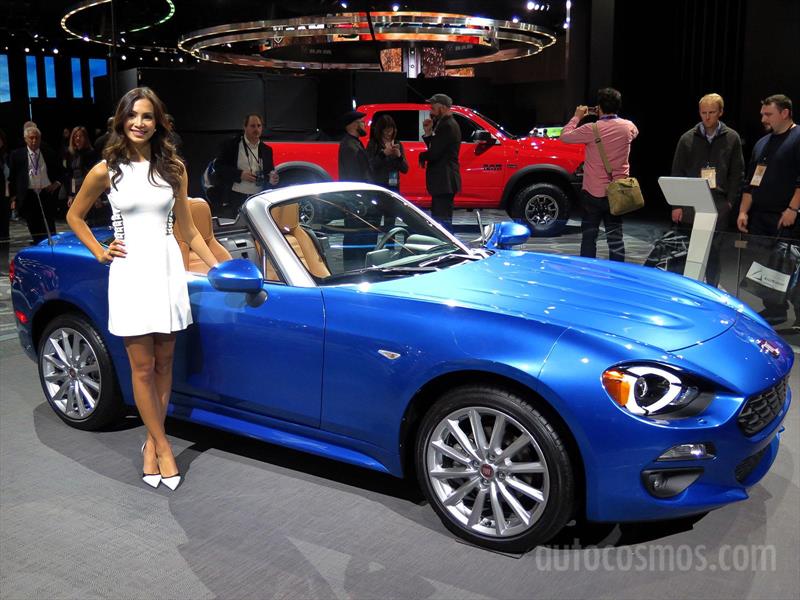 Las chicas del Salón de Detroit 2016