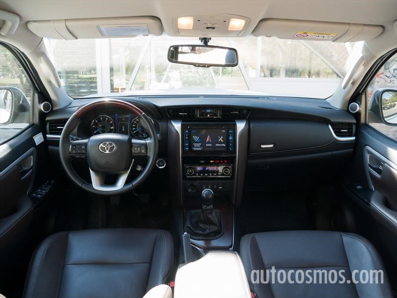 Nueva Toyota SW4 a prueba